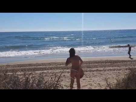 beach upskirts